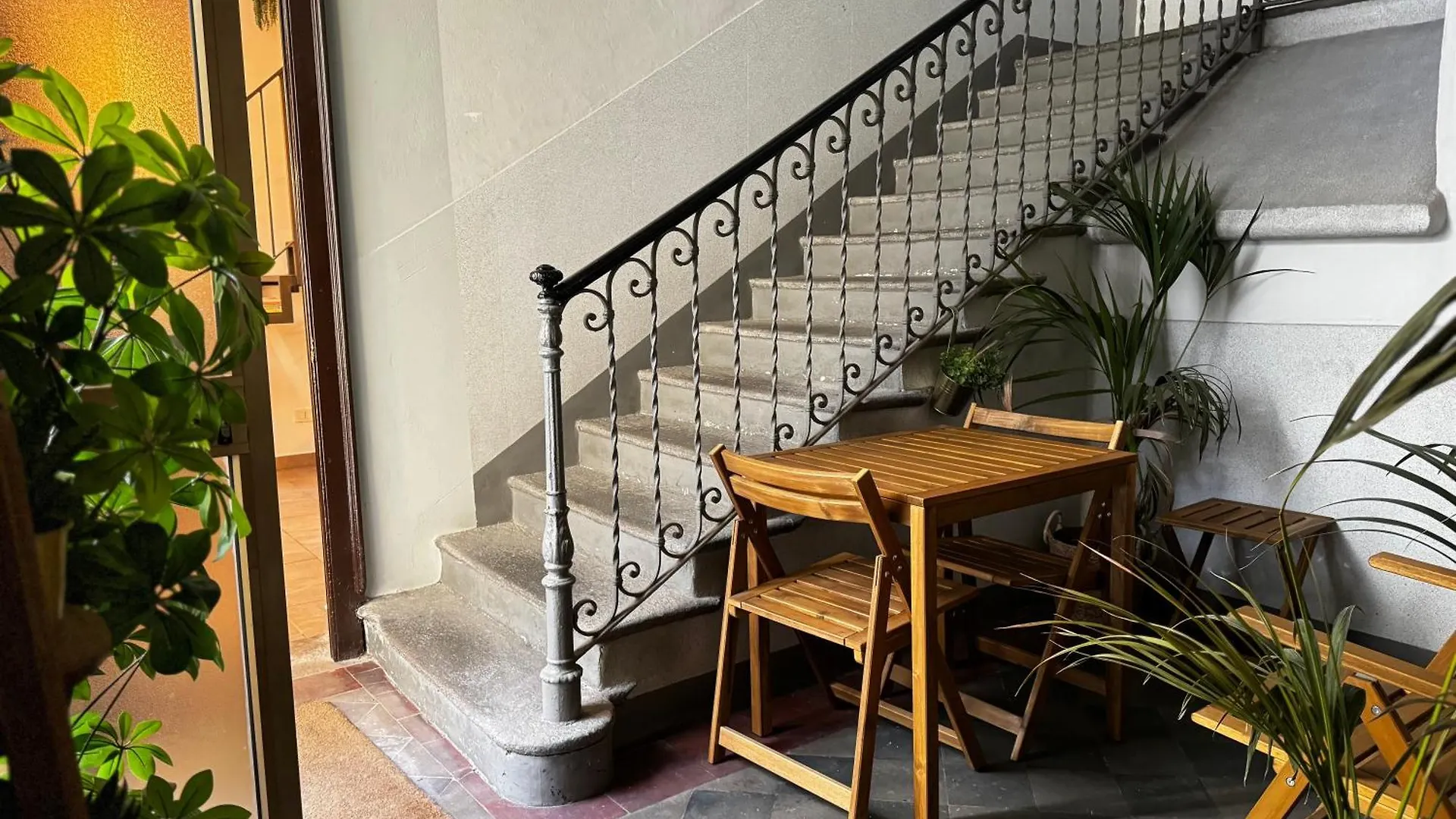 Regina Milano In Porta Romana 3 - Sky Tv, Wifi & Breakfast Box Apartment